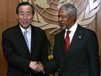 Ban Ki-moon succ�dera � Kofi Annan � la t�te de l'ONU