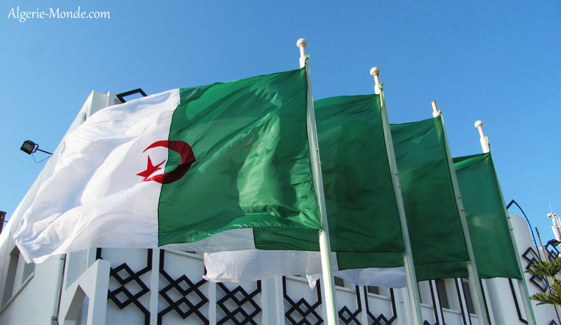 Drapeaux de l'Algérie