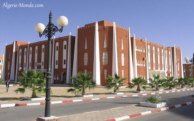 Le sige de la wilaya d'Adrar